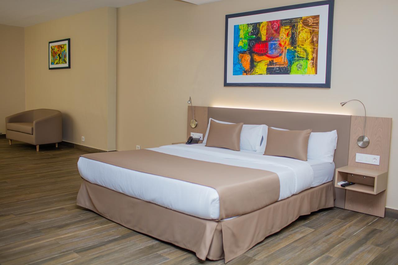 Fly Hotel Libreville Exterior foto