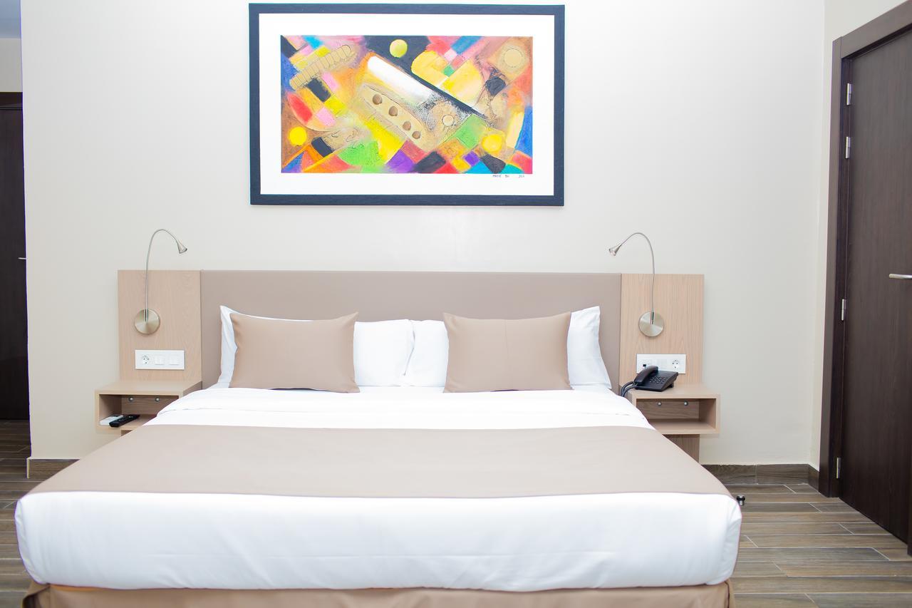 Fly Hotel Libreville Exterior foto